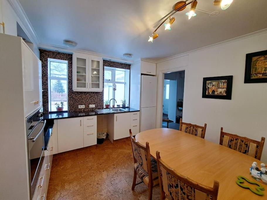 Spacious Apartment -Top Location Akureyri Eksteriør billede